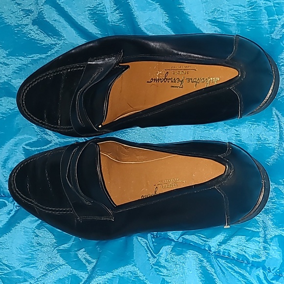 Salvatore Ferragamo Black Loafers 11 Italy main image 4